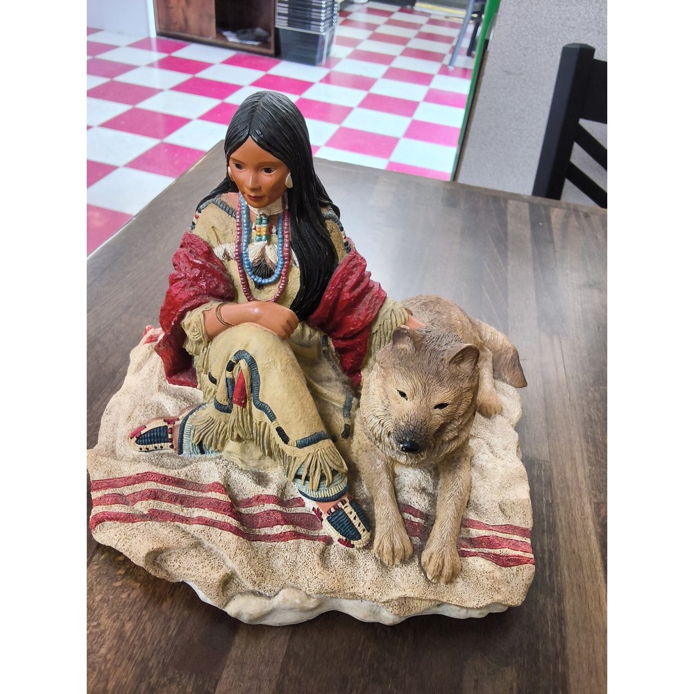 1994 Hamilton Collection Snow Princesses of the Plains Wolf Figurine Sculpture